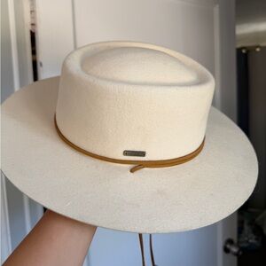 Gigipip Cream Felt Hat with Tan Band